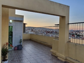 Departamento, 2 habitaciones, con acceso para personas discapacitadas, Terraza | Áreas de la propiedad