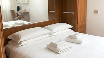 Apartment, 1 Bedroom, Smoking, Garden View | 1 bilik tidur