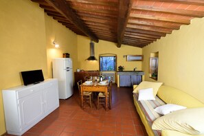 House, 2 Bedrooms, Balcony, Garden View | Living area - Il Bellini - Tuscany Farmholiday (Castelfranco Piandisco)