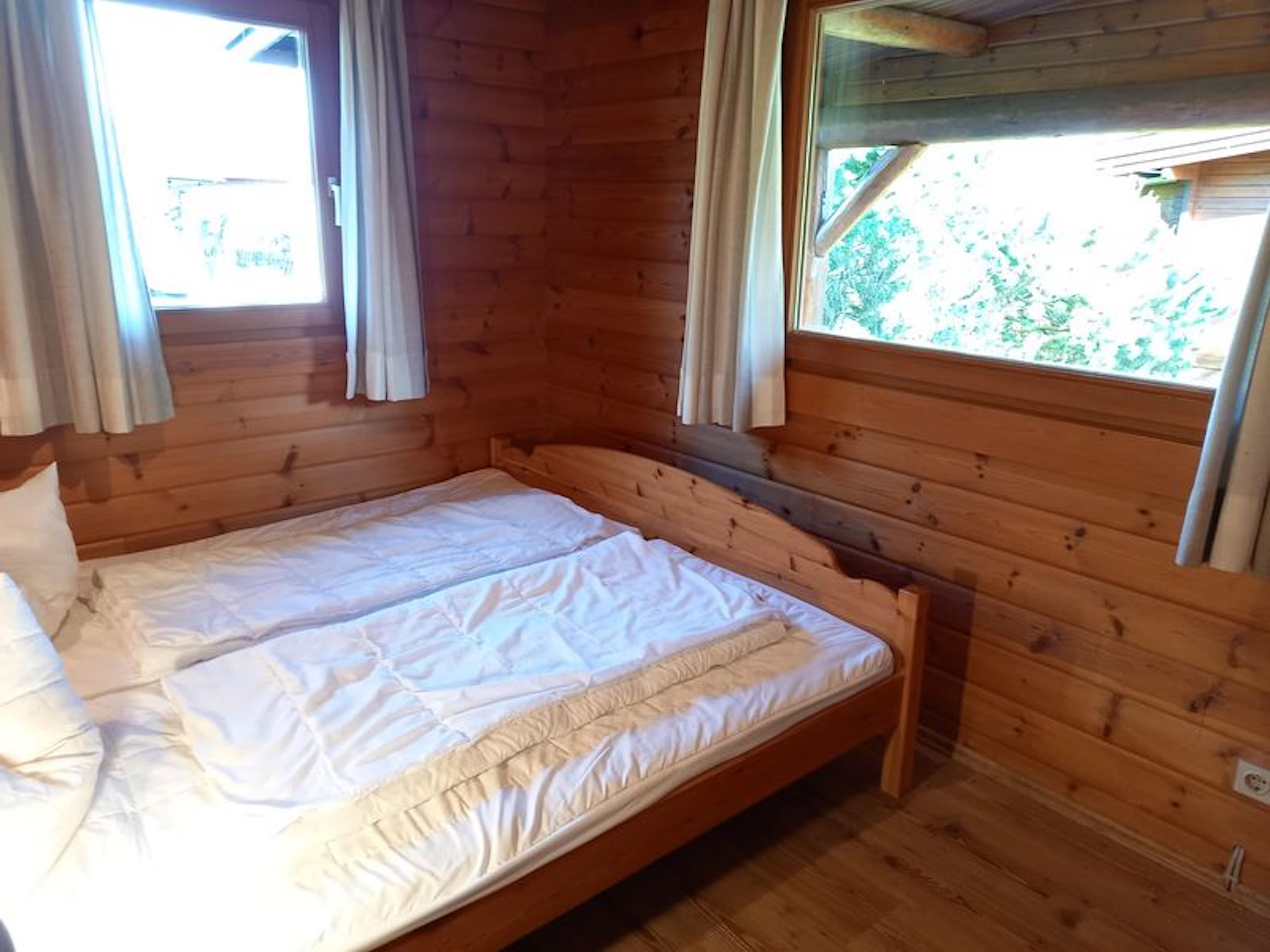 2 bedrooms