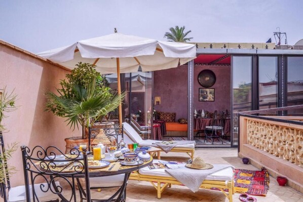 Room, 1 Bedroom, Balcony | Dining - "room in Guest Room - Riad Lakouas-benjoin Room" (Marrakech)