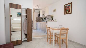 Ferienhaus, 1 Schlafzimmer, Balkon | Speisen