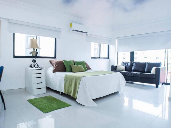 Zimmer, 1 Schlafzimmer, Raucher, Stadtblick | 1 Schlafzimmer, Bügeleisen/Bügelbrett