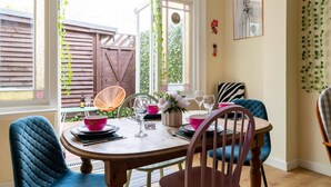 House, 2 Bedrooms, Patio, Garden View | Dining - Bright And Beautiful City Cottage With Courtyard (Brighton)