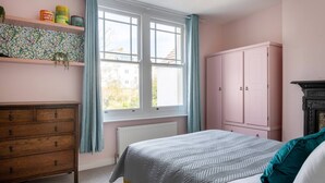 House, 2 Bedrooms, Patio, Garden View | 2 bedrooms, travel cot - Bright And Beautiful City Cottage With Courtyard (Brighton)