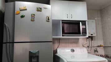 Apartment, 3 Bedrooms, Accessible, Smoking | Private kitchen