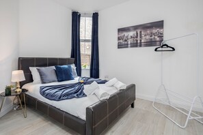 1 bedroom - 1 Bedroom Apartment With Wifi and Parking (Bedford)