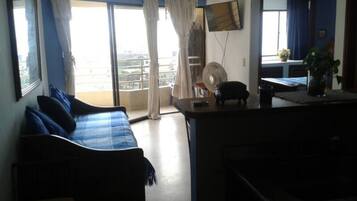 Apartamento, 1 habitación, fumadores, vistas a la ciudad | Sala de estar