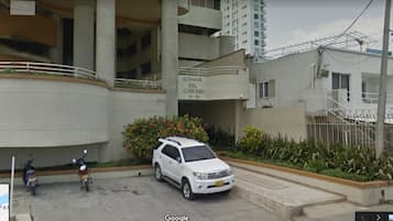 Apartment, 1 Bedroom, Smoking, City View | Front of property