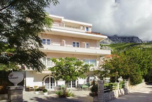 Appartement, 1 chambre, fumeurs, vue jardin | Façade de l’hébergement