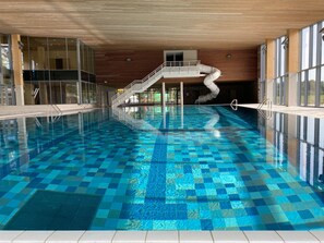 Piscine intérieure