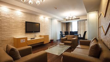 Apartment, 3 Bedrooms, Accessible, Balcony | Interior