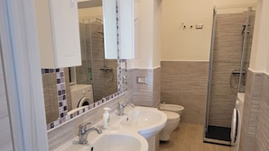 Apartment, 1 Bedroom, Smoking | Bathroom - Illy .1. Apartment. (Alghero)