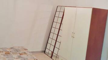 House, 1 Bedroom, Smoking | 1 bedroom