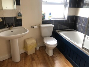 Huis, 3 slaapkamers, open haard | Badkamer