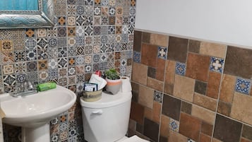 Habitación, 1 habitación, con acceso para personas discapacitadas, patio | Amenidades de baño