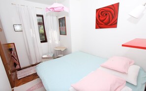 2 Schlafzimmer, Bügeleisen/Bügelbrett, Bettwäsche