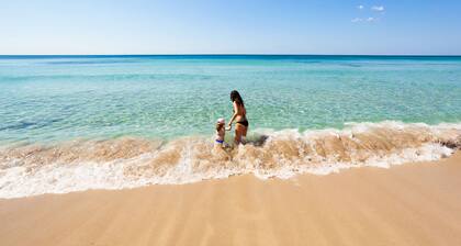 Air-conditioned Villa 300 Meters From Porto Cesareo Beach With Parking