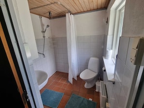 Bathroom - A Cozy House to Stay in Vandel (Vandel)