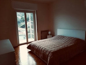 Apartamento, 2 quartos, sacada, vista para o jardim | 2 quartos