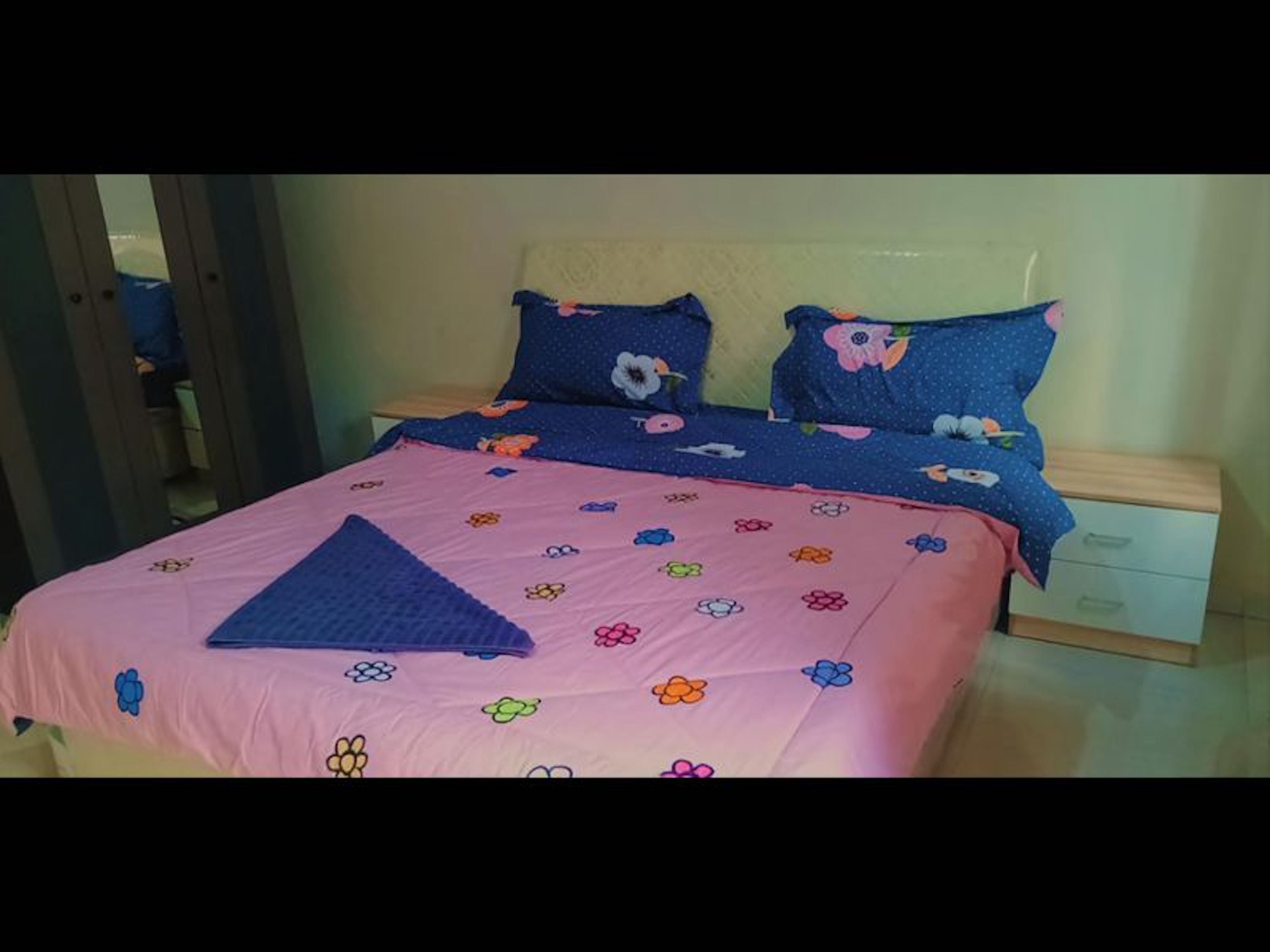 2 bedrooms, iron/ironing board, WiFi