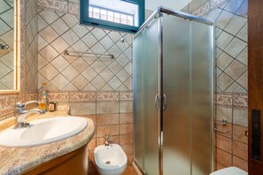 Ferienhaus, 3 Schlafzimmer, barrierefrei, Raucher | Badezimmer