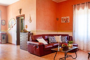 Living area - Relax in Style in Porto Cesareo's Hidden Gem (Porto Cesareo)