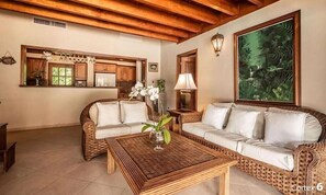 Villa, Multiple Bedrooms, Smoking, Private Pool | Living room