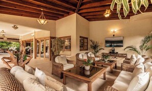 Villa, Multiple Bedrooms, Smoking, Private Pool | Living room