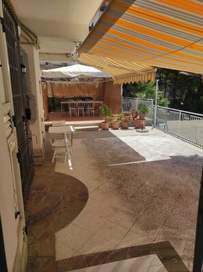 Leilighet, 1 soverom, røyk, terrasse | Terrasse/patio