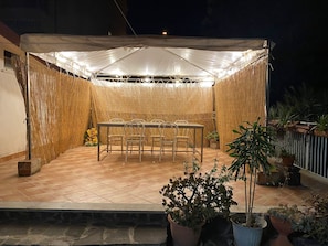 Apartamento, 1 quarto, para fumantes, terraço | Opções para refeição ao ar livre