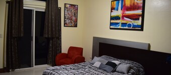 Cuarto En Amplia Casa