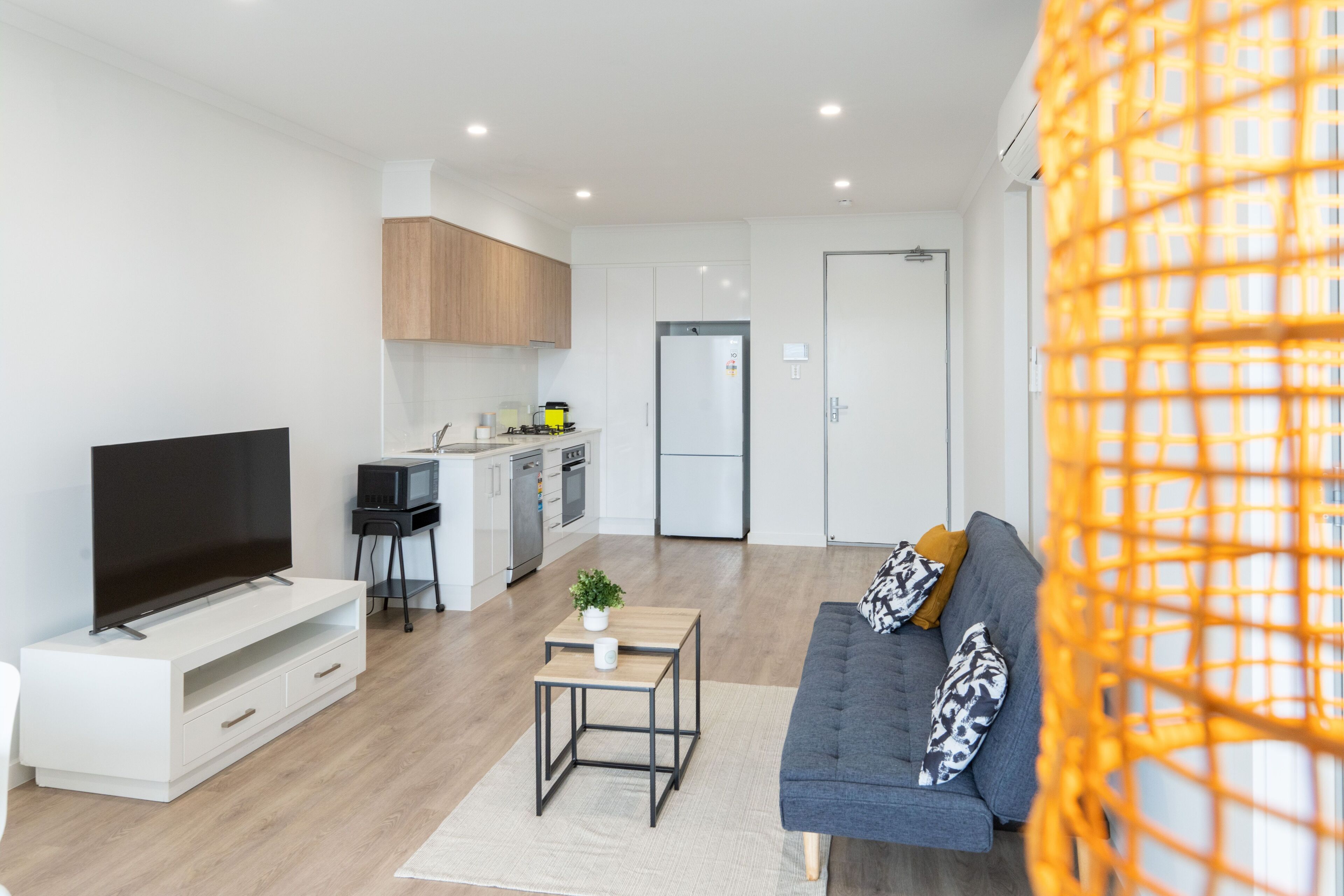 Apartment, 2 Bedrooms, Smoking, Balcony | Living room