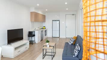 Apartment, 2 Bedrooms, Smoking, Balcony | Living room
