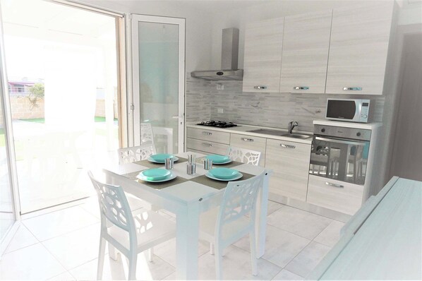 House, 2 Bedrooms, Accessible, Smoking | Interior