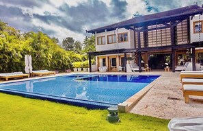 Villa - 5 soveværelser - handicapvenligt - ryger | Pool | Udendørs pool