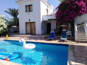 Villa, plusieurs chambres, fumeur, piscine privée | Piscine