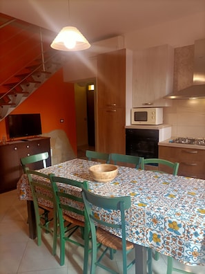 Villa, 1 Bedroom, Accessible, Smoking | Dining