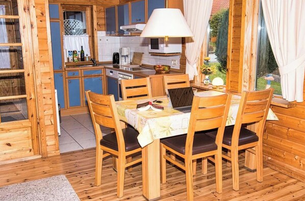House, 2 Bedrooms, Patio | Dining