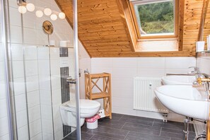 Casa, 2 habitaciones, patio | Baño