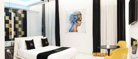 Room, 1 Bedroom, Balcony, City View | 1 bedroom, minibar