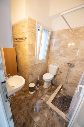 Apartment, 1 Schlafzimmer, Balkon | Badezimmer