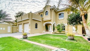 Exterior - Private 5 Bedrooms Villa With Pool (Dubai)