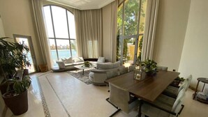 Living room - Private 5 Bedrooms Villa With Pool (Dubai)