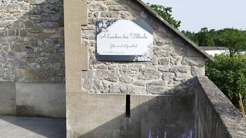 House, 3 Bedrooms, Smoking, Fireplace | Exterior