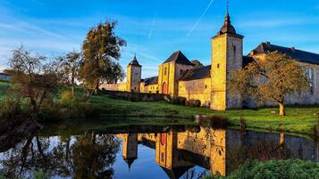 House, 3 Bedrooms, Smoking, Fireplace | Exterior