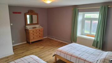 House, 3 Bedrooms, Smoking, Fireplace | 3 bedrooms