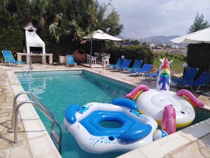 Pool - Lovely six Bedroom Villa in Coral Bay (Pegeia)