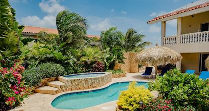 Charming 1-bedroom Apartment 2 km From Eagle Beach