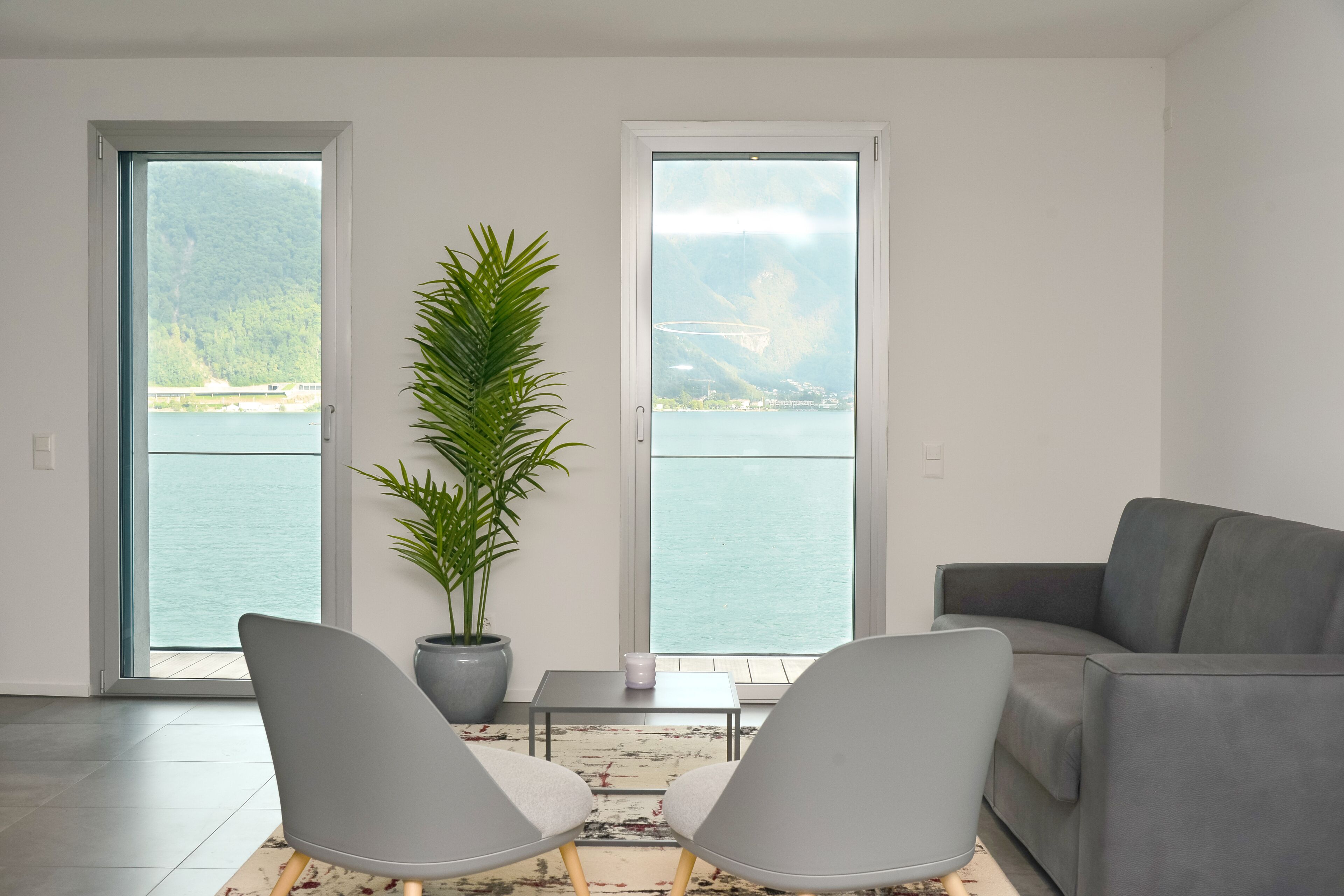 Apartment, 2 Bedrooms, Accessible, Smoking | Living room